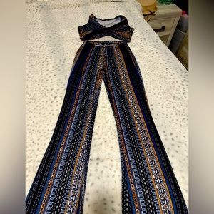 NWOT Fashion Nova flare pants and top cute outfit S/M